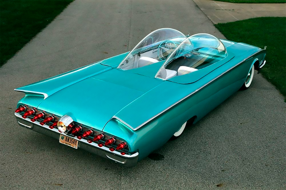 1960 Ford Spaceliner concept car with dramatic tailfins
